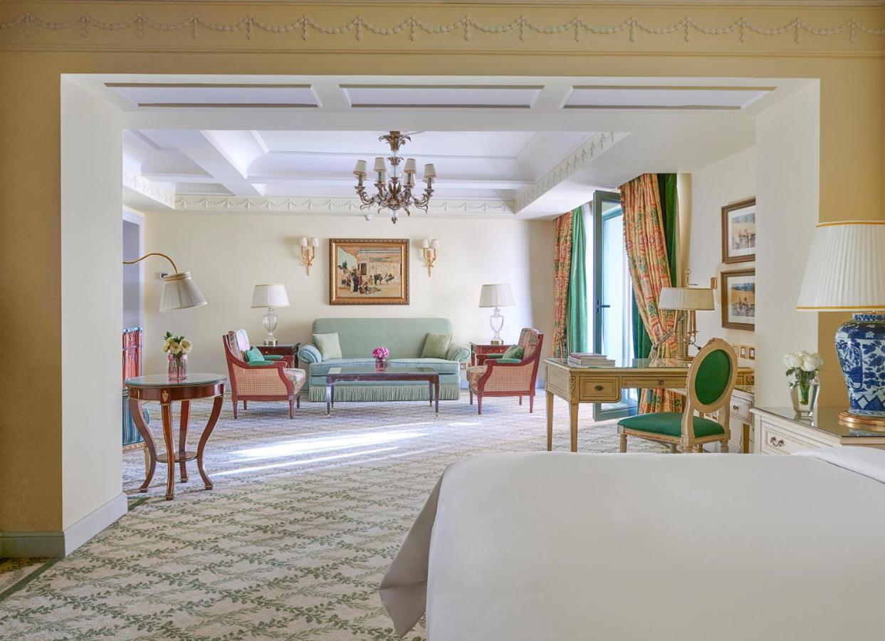 Four Seasons Hotel Alexandria At San Stefano Экстерьер фото A suite at the hotel